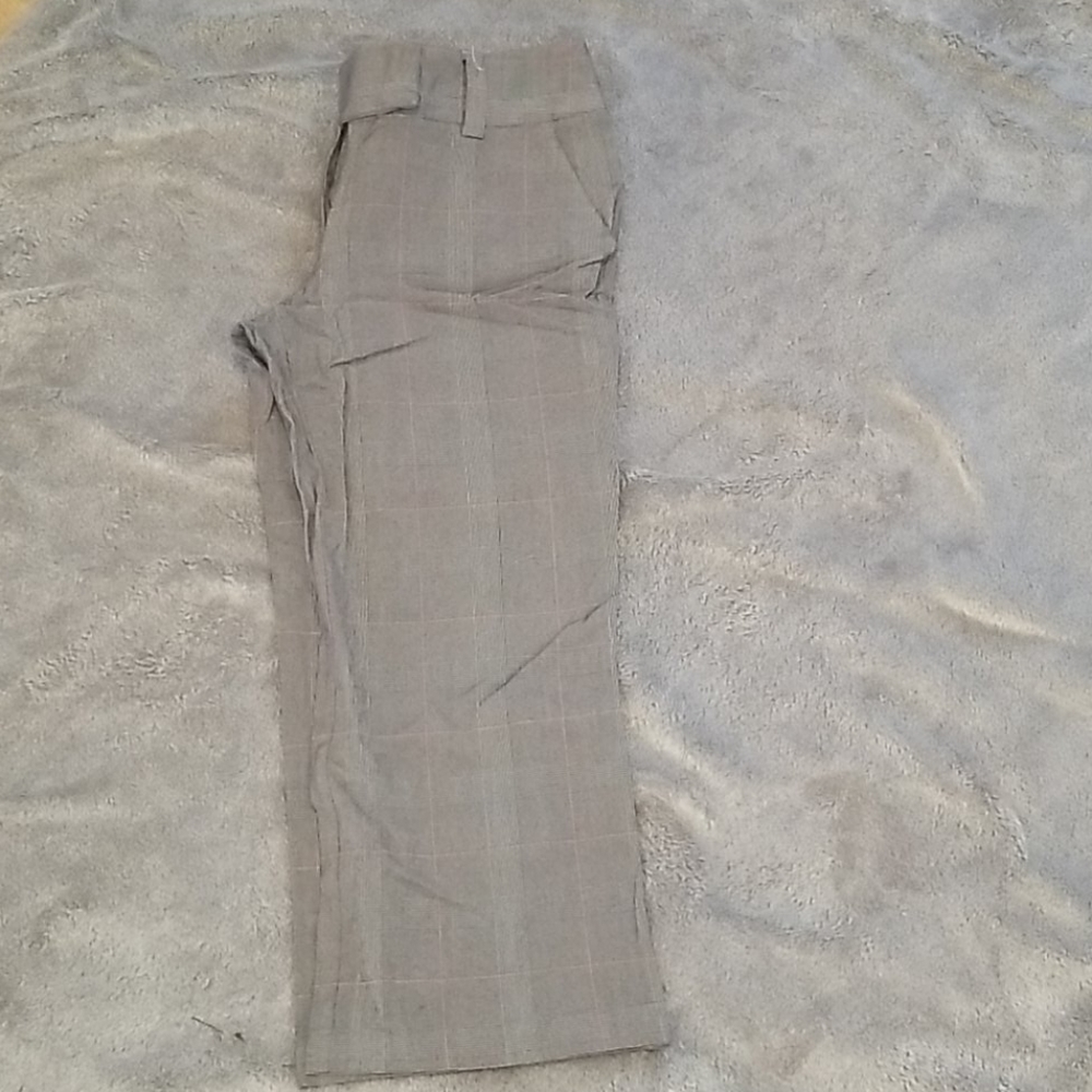 Work pants w pink capris